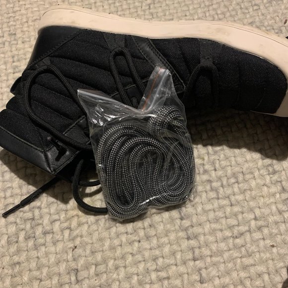 Volta Men's Hi-Top Sneakers - Picture 6 of 6